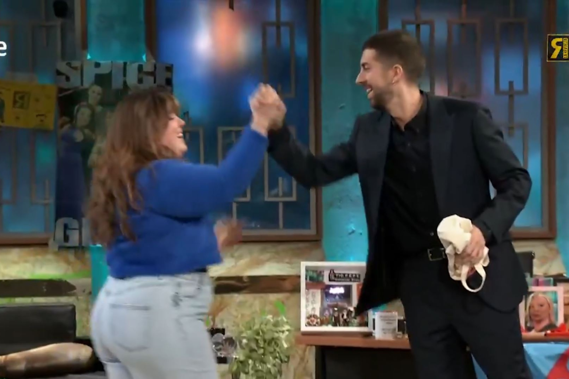 进行引援 进行引援